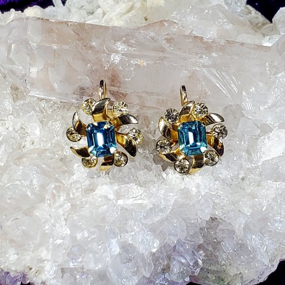 VINTAGE Faux Blue Topaz and Clear Rhinestone Screw Back Earrings by Coro - Picture 1 of 7